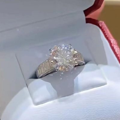 KDY-RD3381四爪梯方戒臂2ct