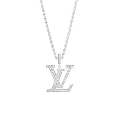 LV-Q93821字母LV吊坠 约1.3ct